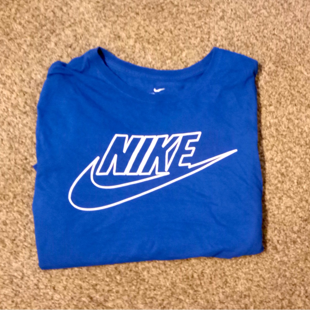 Men’s Nike T-Shirt Size M